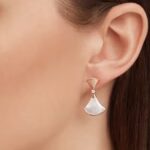 Сережки Divas’ Dream з діамантами 0,07 ct  та перламутром - Зображення 2